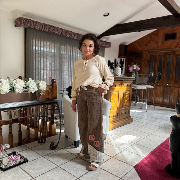 Meet your Posher, Deborah - Picture 11 of 16